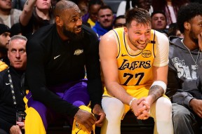 爱游戏app-关于NBA常规赛赛后走向成谜，奥兰多魔术状态回暖，压力陡增，训练强度明显提升的信息