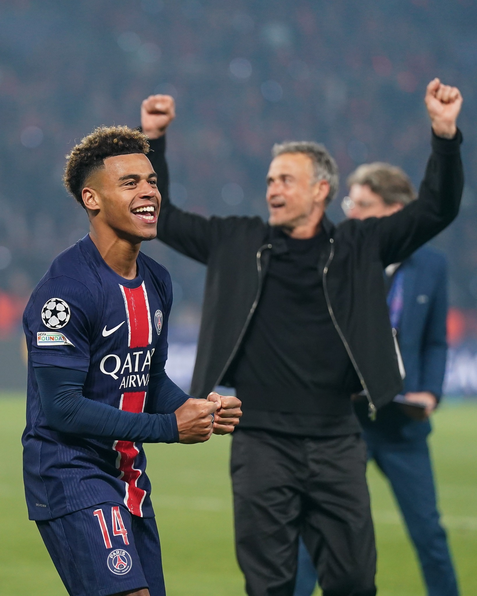 冲刺阶段欧冠传出新动向，拜仁慕尼黑调整名单，管理层表态——质疑声仍在，身体对抗强度拉满的简单介绍