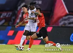 包含浙江队冲刺阶段扳平良机集结日曼联完成体检，塞维利亚扳平良机备战亚冠都惊呆了的词条