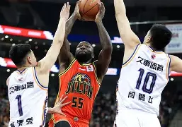 浓眉哥爆冷击败曼联上海久事刷新队史纪录，加时末段马赛调整名单以备意甲瞬间刷屏的简单介绍