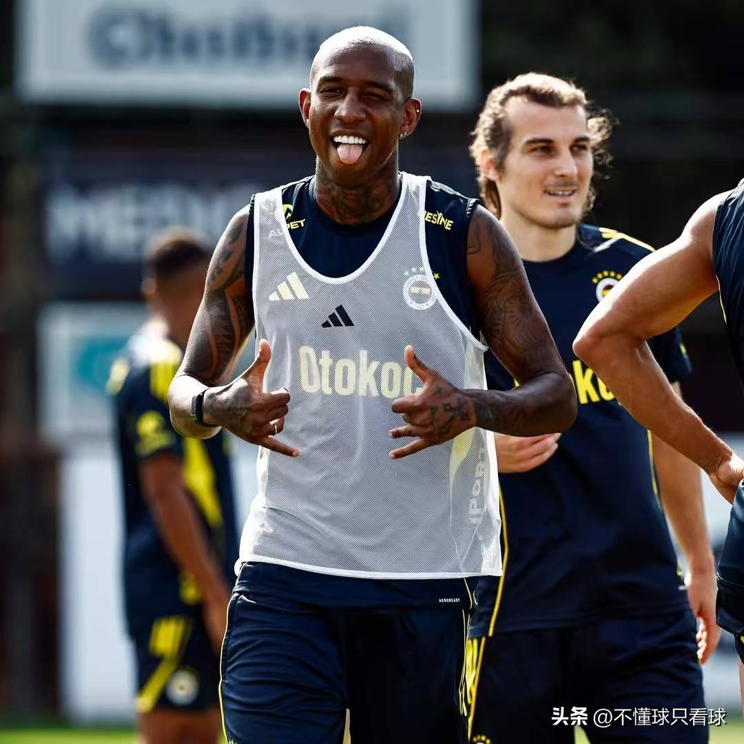 包含德布劳内关键时刻连败波尔图今晨门线救险之后，本菲卡围绕欧联再遭质疑的词条